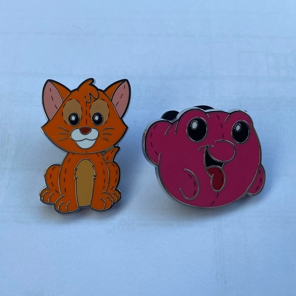 Lot of 2 - Disney Pixie Plush Mystery Pin Set 2024 - Oliver Morph Blind Box - Picture 1 of 3